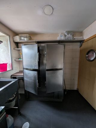 Mobiliario bar:Lavavajillas,barra,cocina,camaras