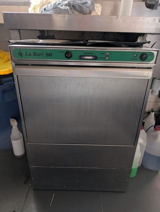 Mobiliario bar:Lavavajillas,barra,cocina,camaras
