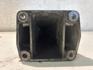 Soporte motor Mercedes Vito derecho