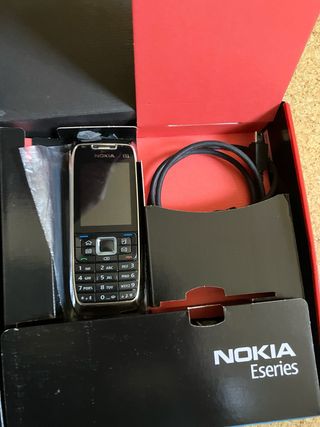Nokia E51 - Telefono movil Eseries