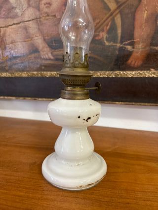 Quinqué de opalina blanca