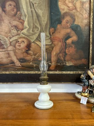 Quinqué de opalina blanca