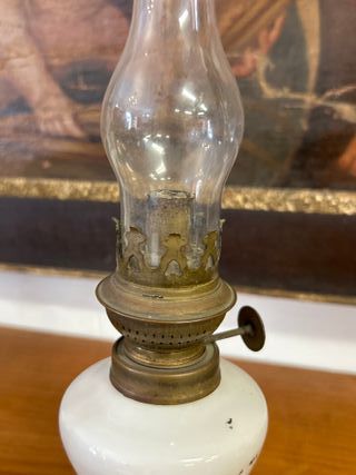 Quinqué de opalina blanca