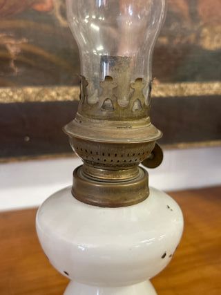 Quinqué de opalina blanca