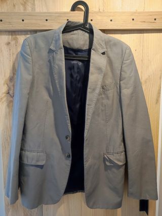 Americana gris hombre