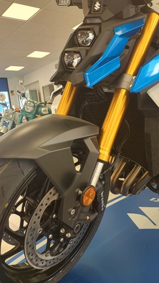SUZUKI GSX-S 1000