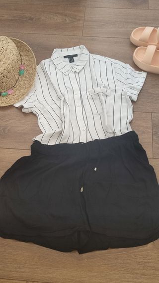 Blusa Forever 21 rayas blancas y negras