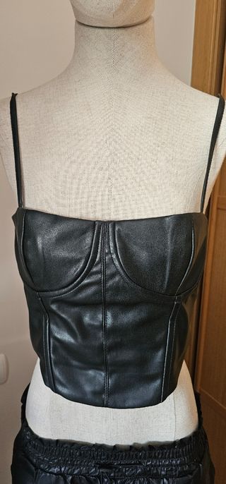 Top negro Bershka polipiel