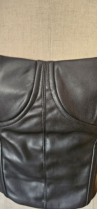 Top negro Bershka polipiel