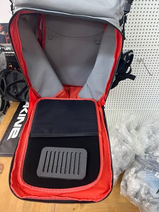 Mochila Dakine Pesca 40L - mision fish  