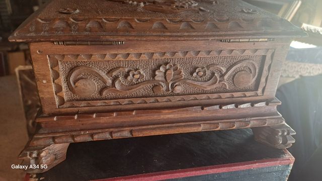 SCATOLA DI LEGNO INTagliata