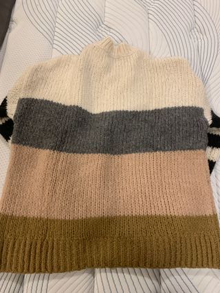 Jersey Bershka T-M, buen estado