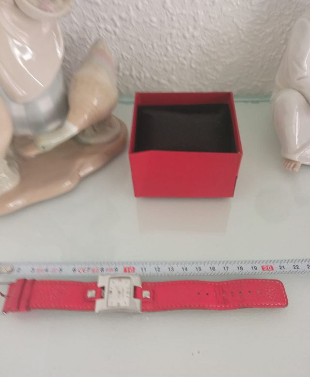 Reloj Tommy Hilfiger rojo