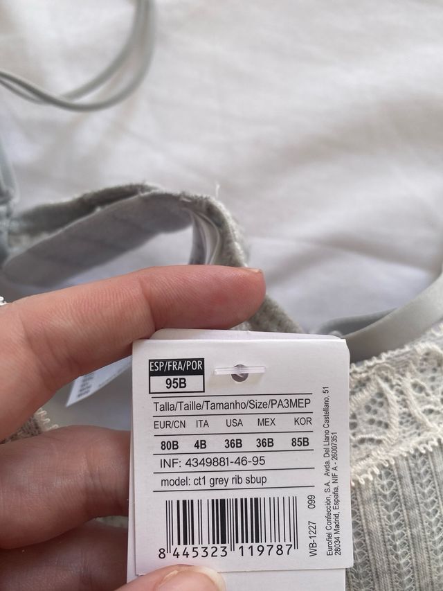Sujetador gris a estrenar