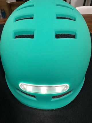 Casco bici/patinete LED turquesa