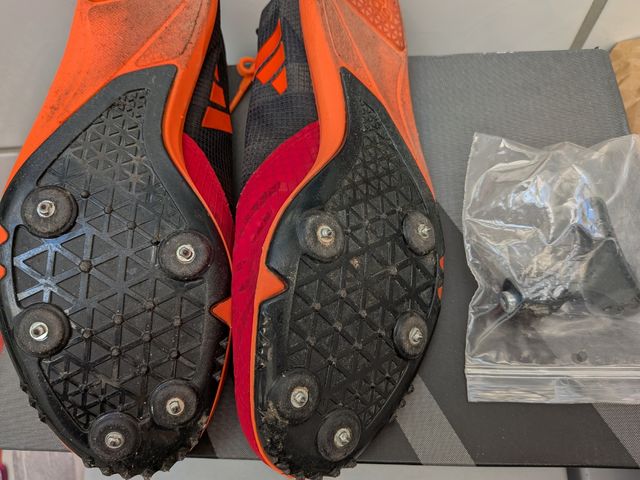 Zapatillas Adidas Distancestar de clavos