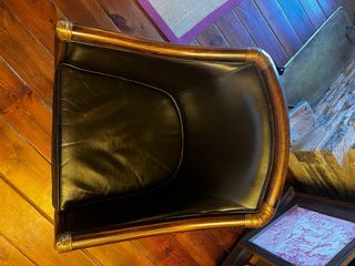 Butaca piel y mimbre marrón