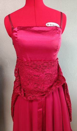Vestido rojo encaje fiesta