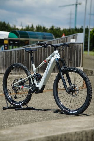 Ebike Mondraker Crafty R talla L
de test con 800km