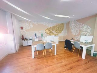 Mural graffiti: Deco interior pintor persiana art