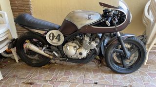 Yamaha Cafe Racer - Moto Customizada