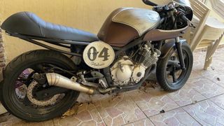Yamaha Cafe Racer - Moto Customizada