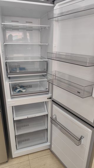 FRIGORIFICO MIDEA 186x60CM, NO FROST, CLASE C