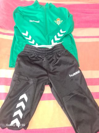 Chándal Hummel niño talla 5-6 años