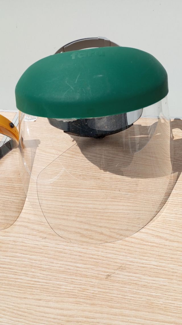 2 pantallas de protección