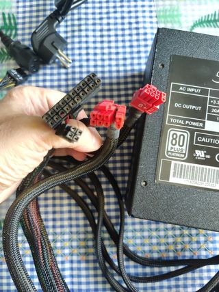 Fuente Rosewill 550W ATX Platinum