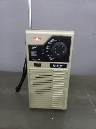 Radio Oskar AM/FM Portátil