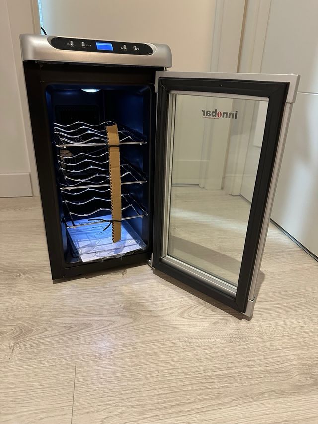 Vinoteca NUEVA 8 Botellas