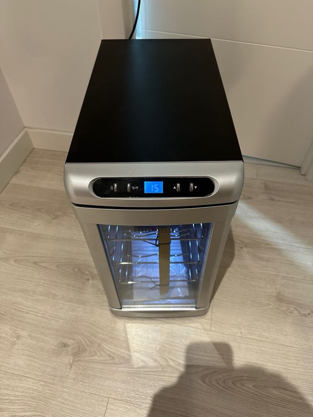 Vinoteca NUEVA 8 Botellas