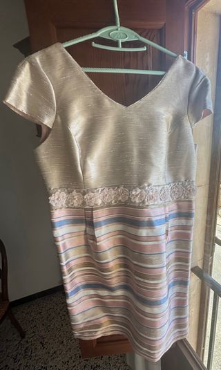 Vestido y chaqueta beis y rosa palo