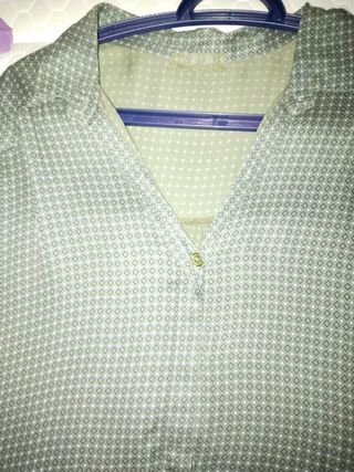 Camisa verde oliva estampada
