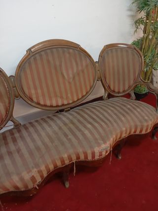 Sofá antiguo Isabelino