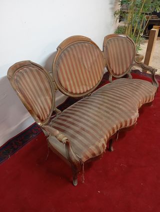 Sofá antiguo Isabelino