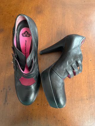 Tacones-botín de plataforma negros
