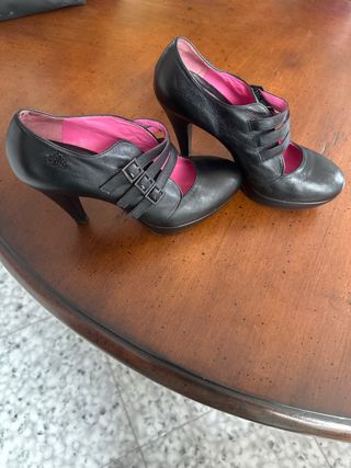 Tacones-botín de plataforma negros