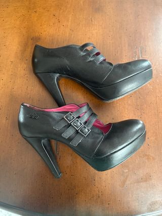 Tacones-botín de plataforma negros