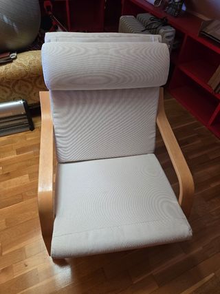 Sillón IKEA Poäng, beige y madera