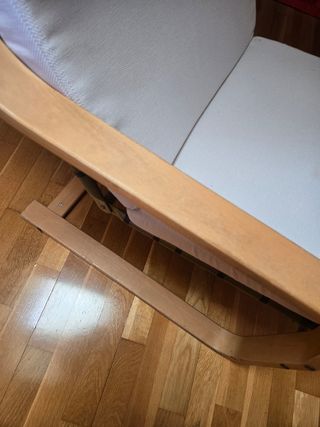 Sillón IKEA Poäng, beige y madera