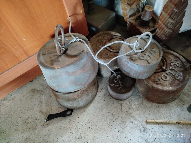 Pesas antiguas de hierro - 6 piezas