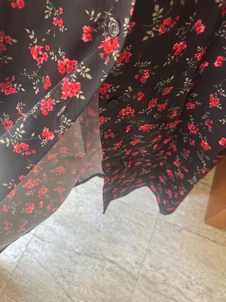 Vestido midi floral negro