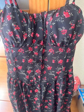 Vestido midi floral negro
