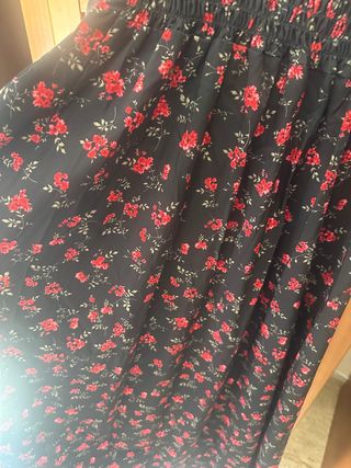 Vestido midi floral negro
