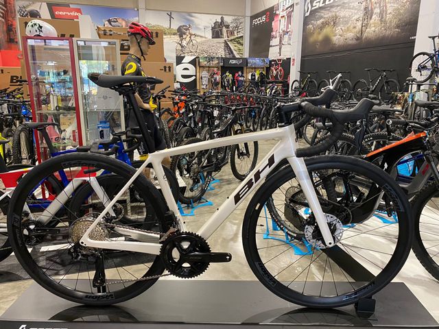 ¡OFERTA! BH SL1 4.0 105 Di2 BLANCA TLF:954370589