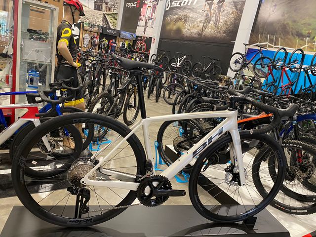 ¡OFERTA! BH SL1 4.0 105 Di2 BLANCA TLF:954370589