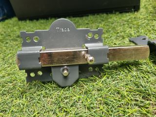 Cerradura Traba: Seguridad para tu hogar cerrojo