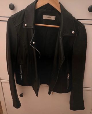 Chaqueta cuero negra Uterqüe